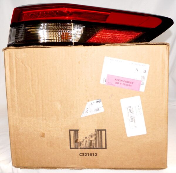 Genuine OEM 26550-6TA0B Nissan Tail Lamp Assembly Right Hand Passenger Side