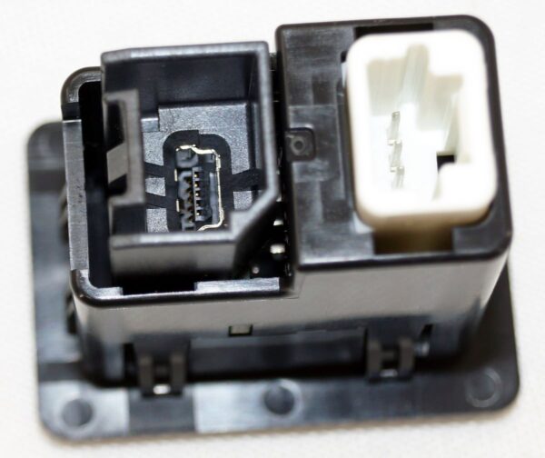 Genuine OEM 28023-5AA0A Nissan Murano Auxiliary USB Port Jack Audio Aux - Image 2