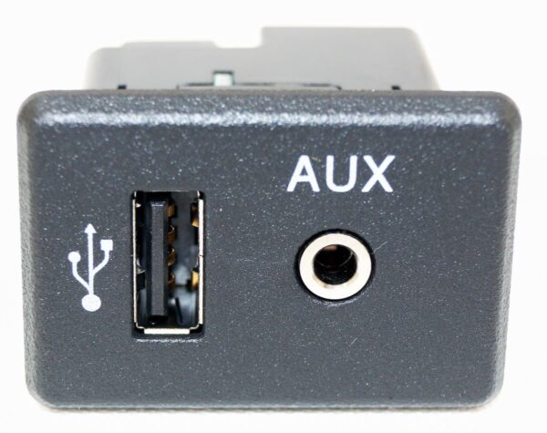 Genuine OEM 28023-5AA0A Nissan Murano Auxiliary USB Port Jack Audio Aux - Image 4