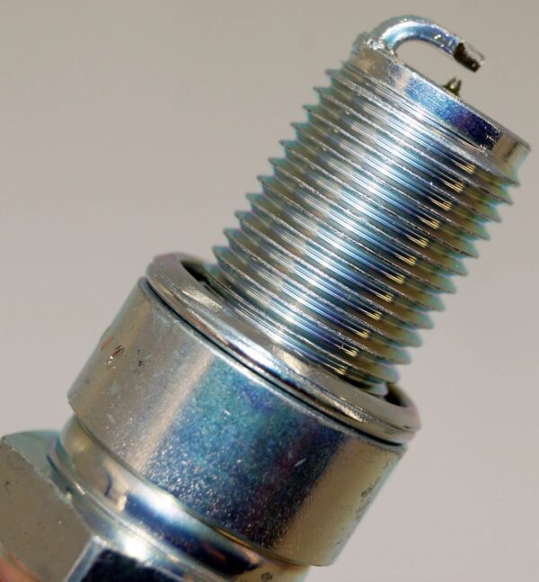 Genuine NGK 6664 Spark Plug Iridium IX BR7EIX - Image 7