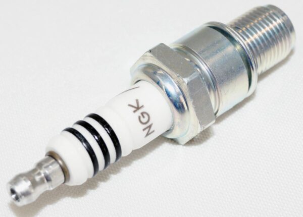 Genuine NGK 6664 Spark Plug Iridium IX BR7EIX - Image 8