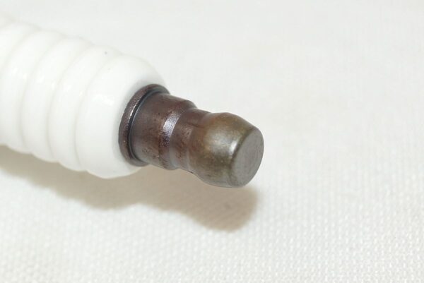 2Genuine NGK 3432 BPR4EY V-Power Spark Plug - Image 4