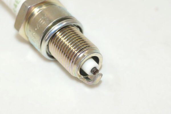 2Genuine NGK 3432 BPR4EY V-Power Spark Plug - Image 5