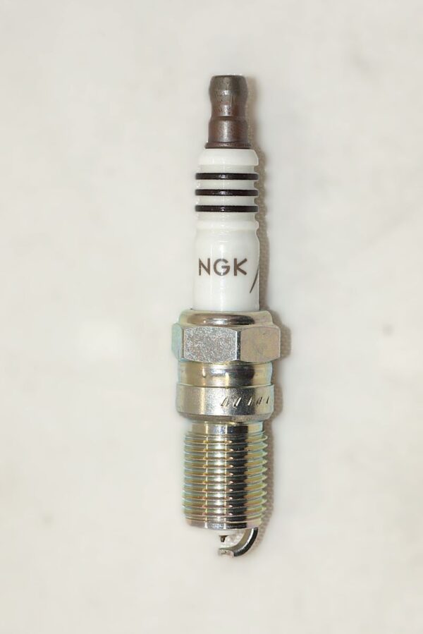 Pack of 6 Genuine NGK 3689 TR6IX Iridium IX Spark Plug - Image 2