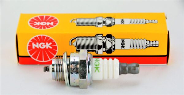 Pack of 8 Genuine NGK 5574 V-Power Spark Plug BPM8Y Fast Free Shipping - Image 4