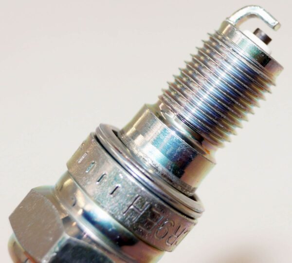 Genuine NGK 7502 CR9EH-9 Nickel Spark Plug - Image 4