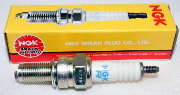 Set of 4 Genuine NGK 6263 Nickel Spark Plugs CR9E Threaded Tip - Image 2