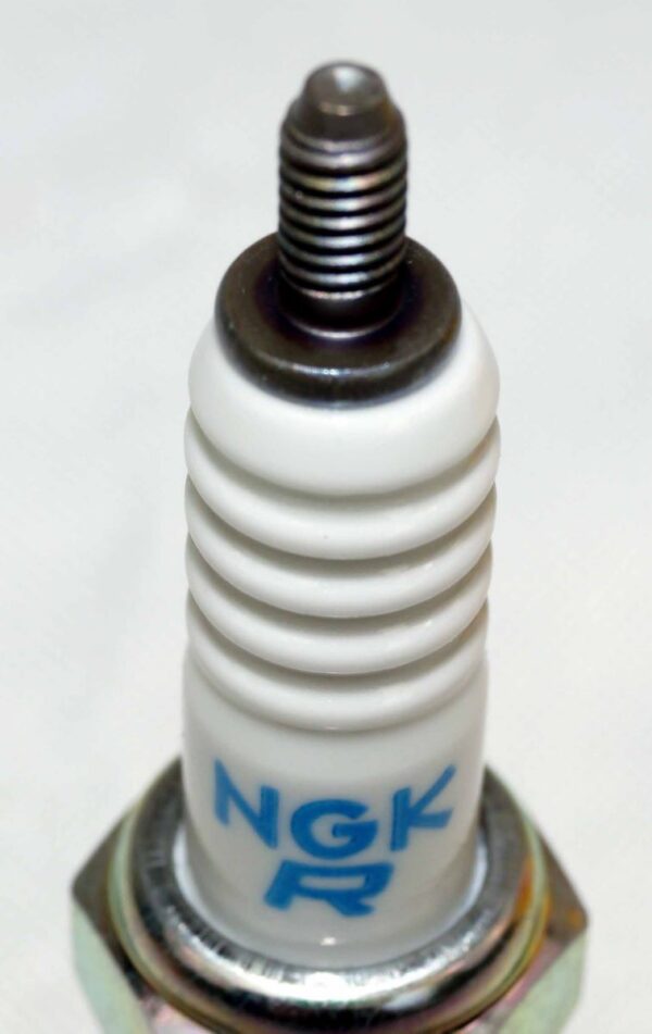 Set of 4 Genuine NGK 6263 Nickel Spark Plugs CR9E Threaded Tip - Image 4