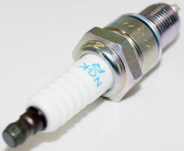 Genuine Authentic NGK 7133 Nickel Spark Plug Standard BPR6ES11 - Image 8
