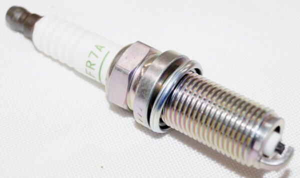 Genuine Authentic NGK 92038 V-Power Spark Plugs Standard LFR7A - Image 4