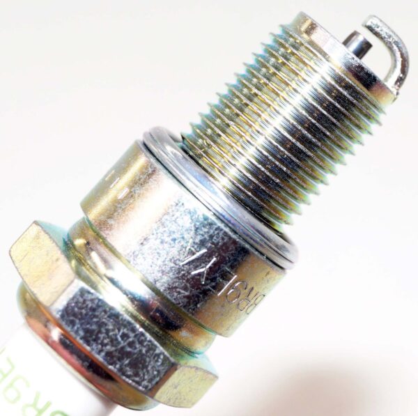 2 Pack Genuine NGK 7548 V Power Spark Plugs BR9EYA - Image 6