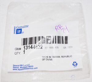 Genuine OEM GM 13144822 Multi Purpose Bolt M5.2x2.24x20 (1)