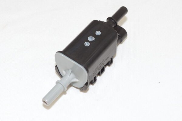 Genuine OEM ACDelco Vapor Canister Purge Solenoid Valve 214-1680 GM 12597567 - Image 2