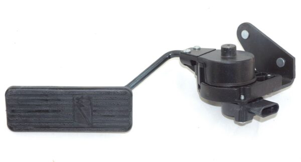 A01-25077-001 Pedal Assembly Throttle Left Hand for Freightliner and Sterling