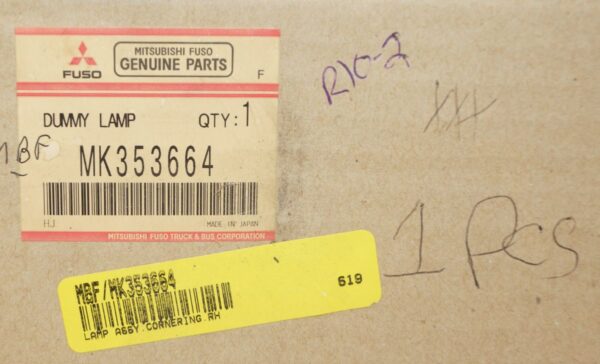 MK353664 Genuine Mitsubishi Dummy Lamp Assembly Cornering RH - Image 4