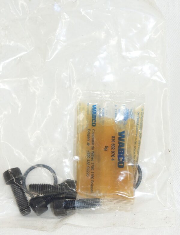 R950060 Air Brake Quick Release Valve 12V for Freightliner - Image 2
