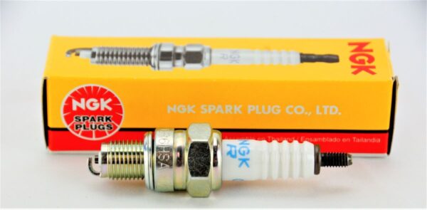 Pack of 10 Genuine NGK 2983 Spark Plugs Standard CR6HSA - Image 4