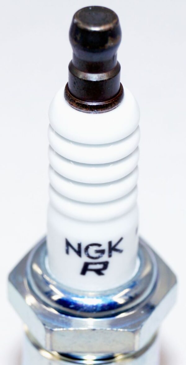 Set of 2 Genuine NGK 3332 XR5 V-Power Spark Plugs - Image 5