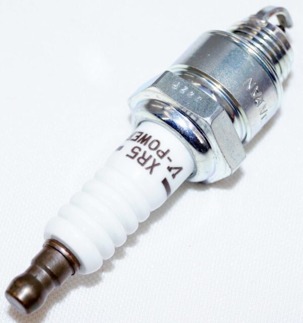 Set of 2 Genuine NGK 3332 XR5 V-Power Spark Plugs - Image 8