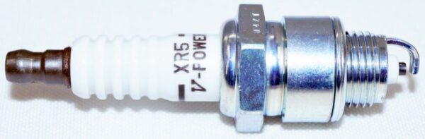 Set of 8 Genuine NGK 3332 XR5 V-Power Spark Plugs - Image 3