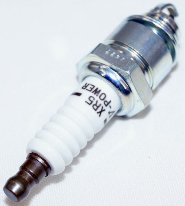 Set of 8 Genuine NGK 3332 XR5 V-Power Spark Plugs - Image 8