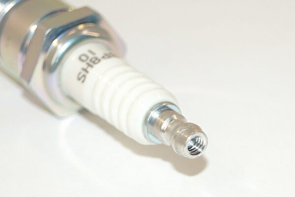 Set of 4 NGK 3823 BP8HS-10 Nickel Spark Plugs - Image 4