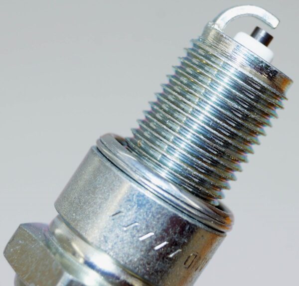 Genuine NGK 3923 BPR8ES Nickel Spark Plug - Image 5