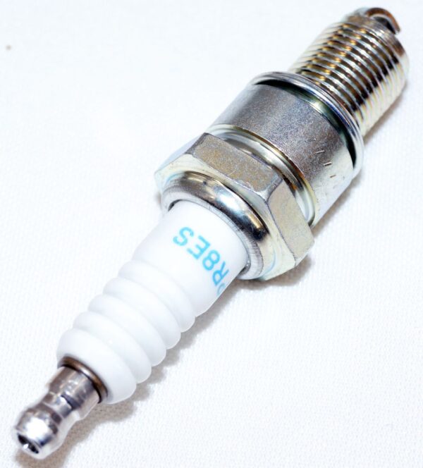 Genuine NGK 3923 BPR8ES Nickel Spark Plug - Image 7