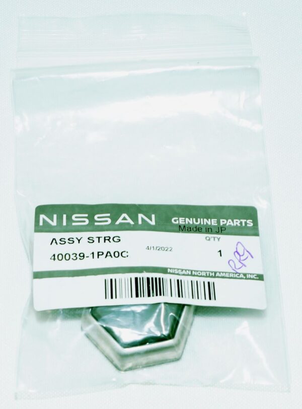 Genuine OEM 40039-1PA0C Nissan Knuckle Cap