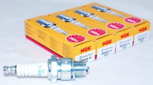 Pack of 4 Genuine NGK 4551 Spark Plug BR9HS10