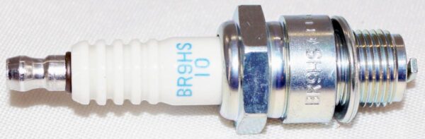 Pack of 4 Genuine NGK 4551 Spark Plug BR9HS10 - Image 3