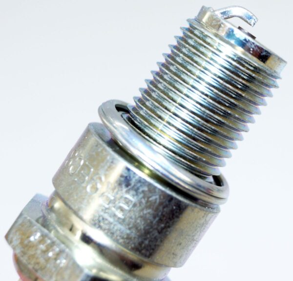 Set of 4 Genuine NGK 4677 BR9ECS Nickel Spark Plugs - Image 6