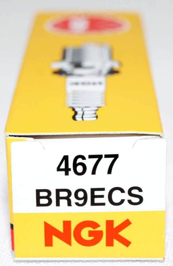 Set of 4 Genuine NGK 4677 BR9ECS Nickel Spark Plugs - Image 9