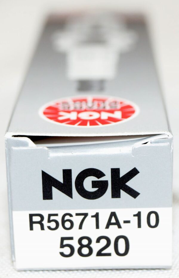 Set of 4 NGK 5820 R5671A-10 Racing Plugs - Image 9