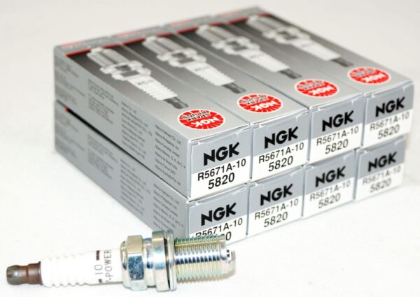 Set of 8 NGK 5820 R5671A-10 Racing Plugs