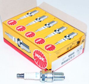 Box of 10 Genuine NGK 6669 BR9ECS-5 Nickel Spark Plugs