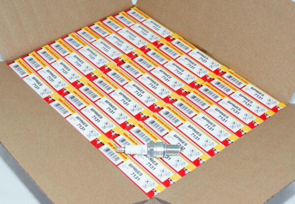 Case of 120 NGK 7131 Nickel Spark Plugs BPR6ES for Small Engines & Honda VW Audi