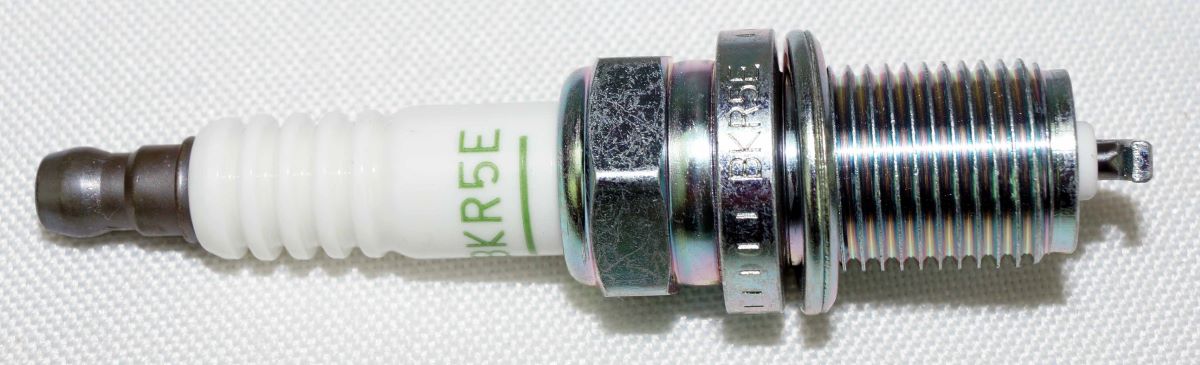 Set of 6 NGK 7938 BKR5E V-Power Spark Plugs - Image 3