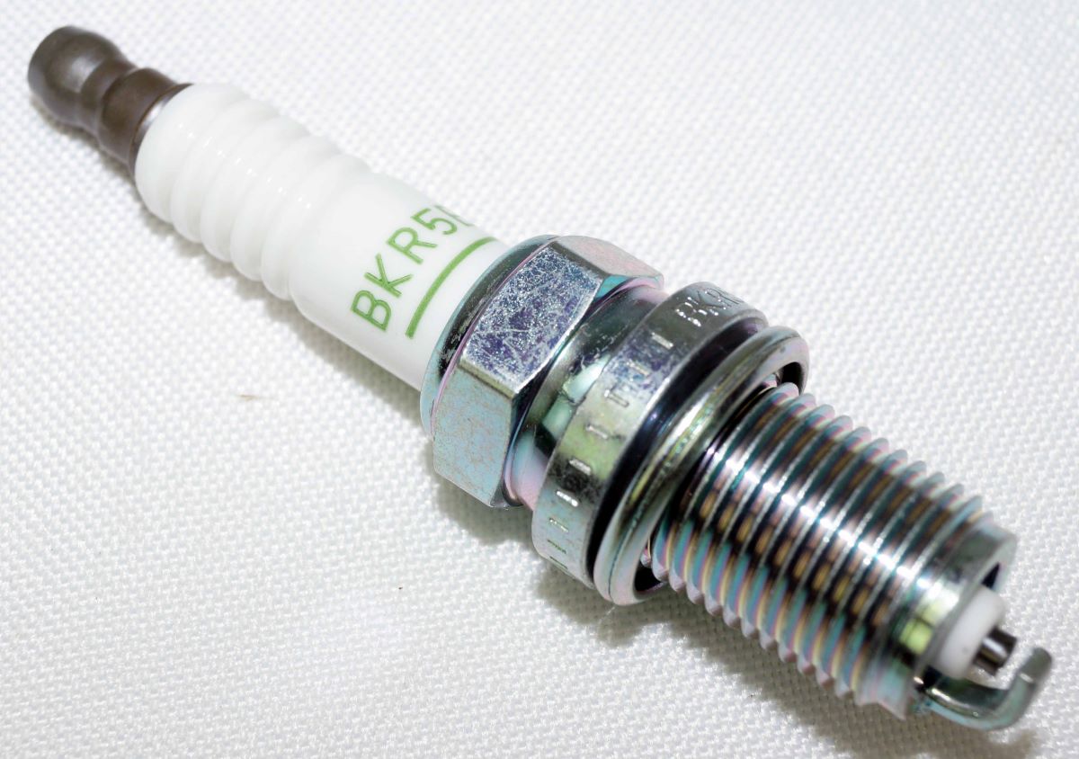 Set of 6 NGK 7938 BKR5E V-Power Spark Plugs - Image 7