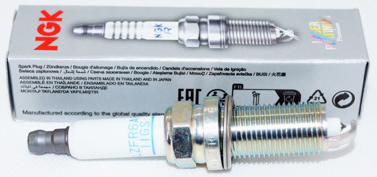 Set of 8 Genuine NGK 95712 LZFR6AP11GS Laser Platinum Spark Plugs - Image 2
