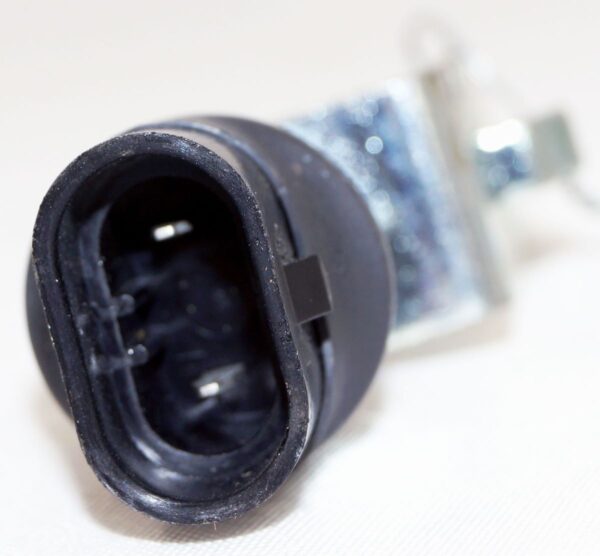 A06-32490-000 Switch and Breaker for Freightliner - Image 2