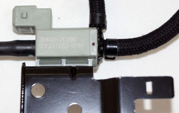 Genuine OEM 39400-2B040 Hyundai Genuine OEM Solenoid Valve & Hose Veloster - Image 5