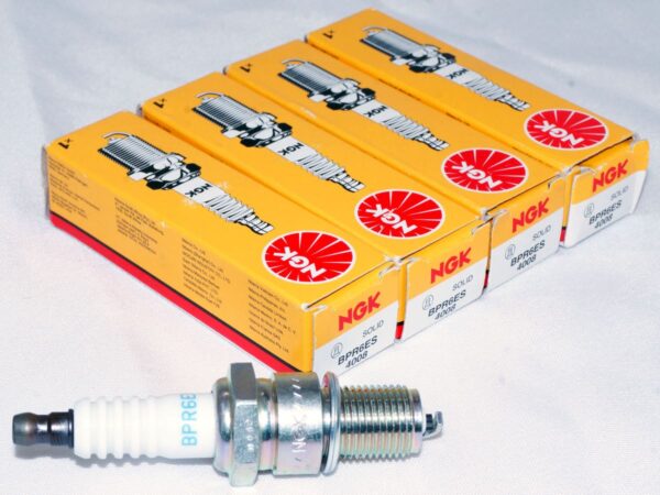 Set of 4 Genuine NGK 4008 BPR6ES Nickel Spark Plugs