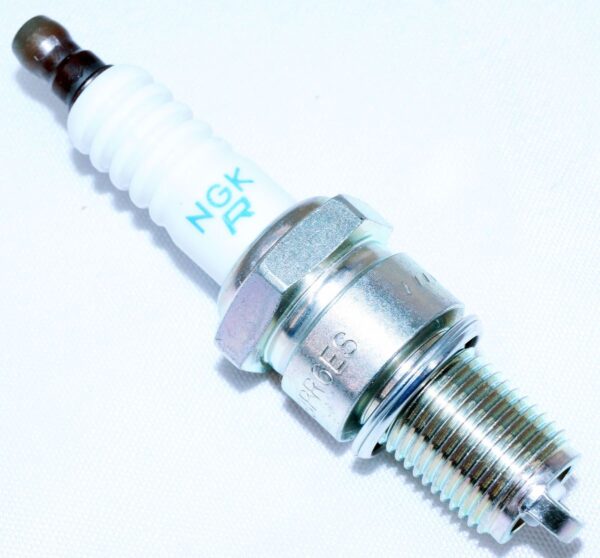 Set of 4 Genuine NGK 4008 BPR6ES Nickel Spark Plugs - Image 7