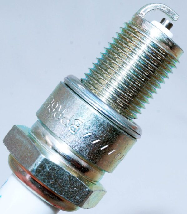 Genuine NGK 4008 BPR6ES Nickel Spark Plug - Image 5