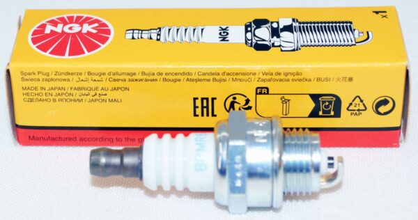 Set of 4 Genuine NGK 4972 BPMR6A Nickel Spark Plugs - Image 2