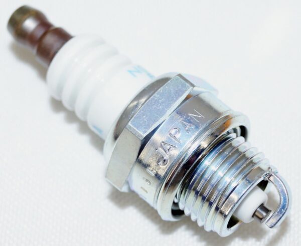 Set of 4 Genuine NGK 4972 BPMR6A Nickel Spark Plugs - Image 7