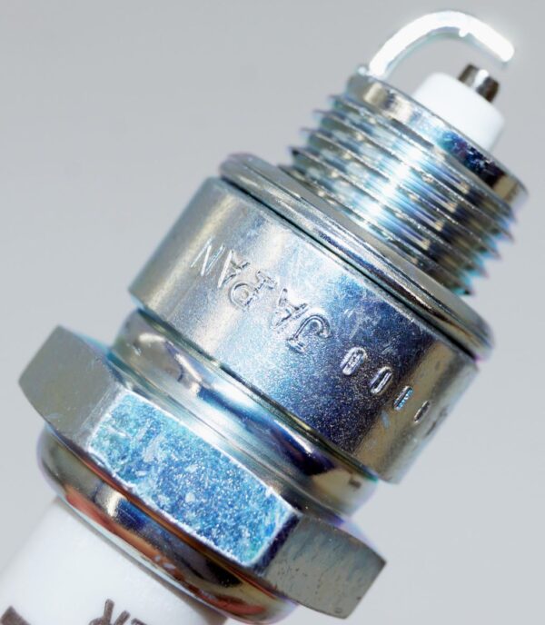 Set of 8 NGK 5858 XR4 V-Power Spark Plugs - Image 6