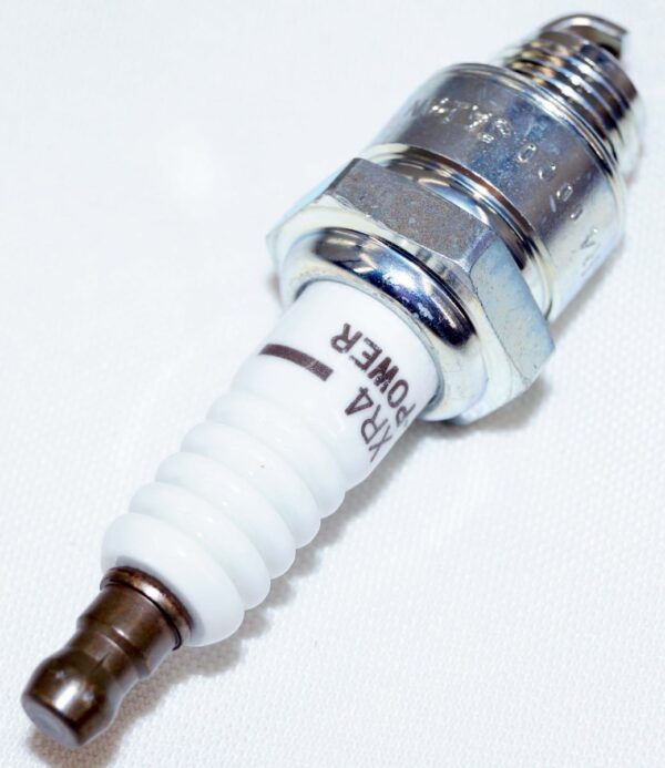 Set of 8 NGK 5858 XR4 V-Power Spark Plugs - Image 8
