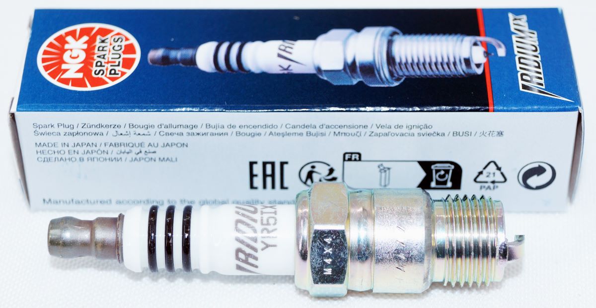 Set of 8 Genuine NGK 7516 YR5IX Iridium IX Spark Plugs - Image 2